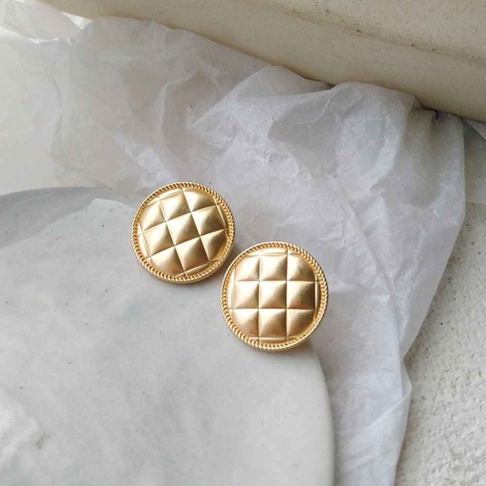 ❤️‍🔥𝕤𝕒𝕝𝕖❤️‍🔥🦋quilted golden earrings - Picture 3 of 13